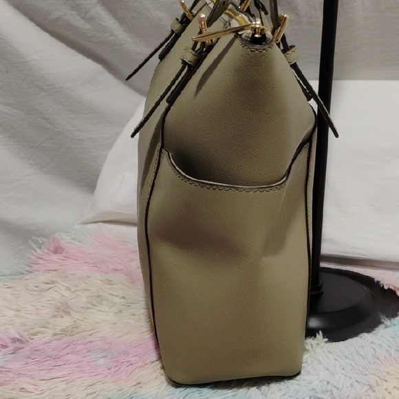 Michael Kors Sullivan Large Saffiano Green Structured Tote Used Once - Picture 6 of 14